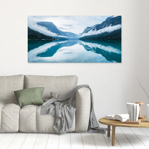  Lovatnet - Spegelblank fjällsjö i Stryn, Norge | Panorama Canvas