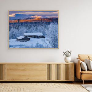 Sörvattensvallarna Härjedalen – Vinterlandskap med Gammal Gård | Canvas