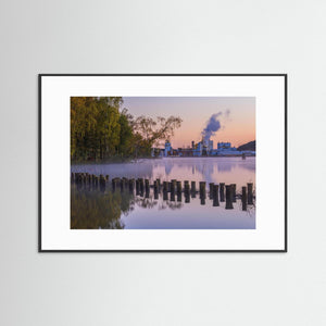 Göta älv i gryning – Nouryon i Bohus | Fine Art Print