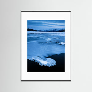 Isformationer på Grövelsjön – Vinter i norra Dalarna | Fine Art Print